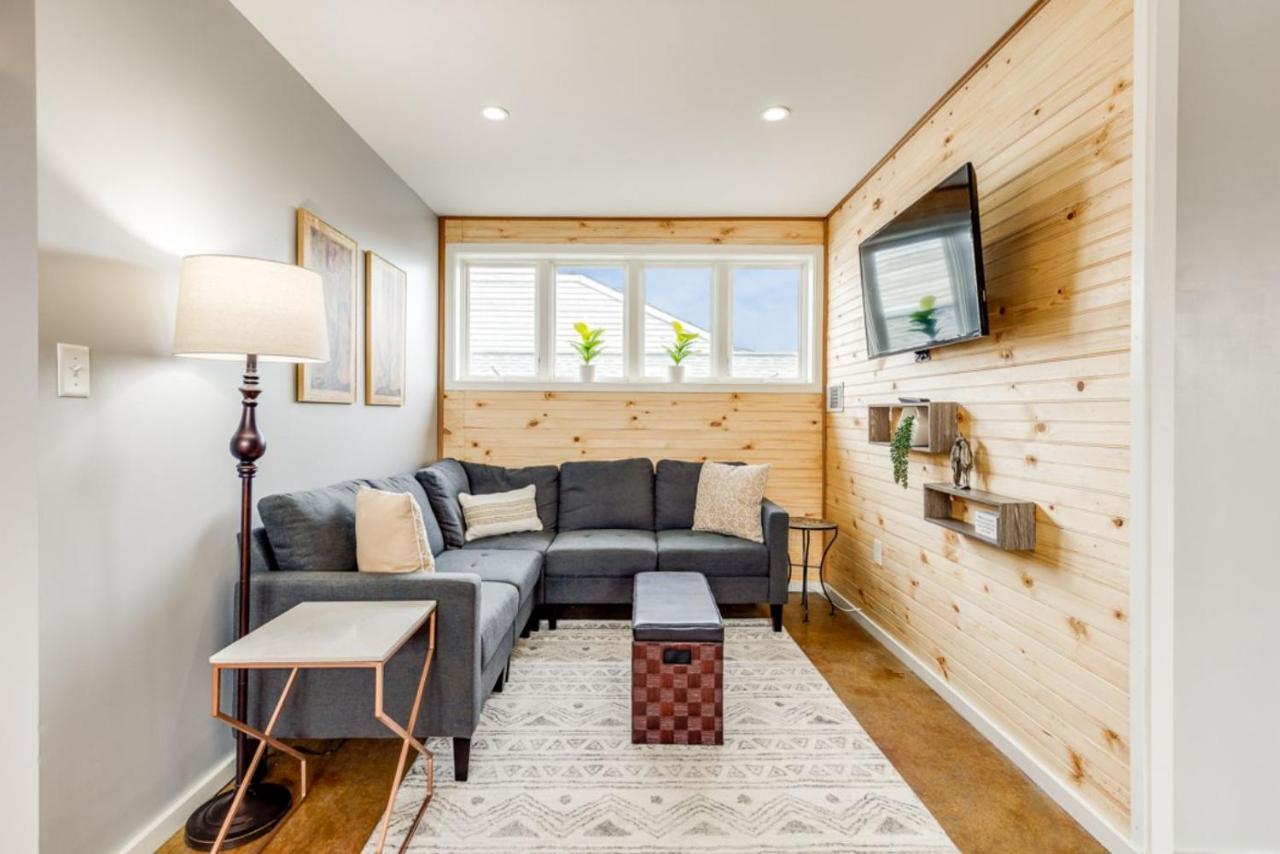 Walk Score 90!!-Historic Downtown District-2 Blocks To Famous Forsyth Park- Huge Private Patio-Private Parking Savannah Kültér fotó